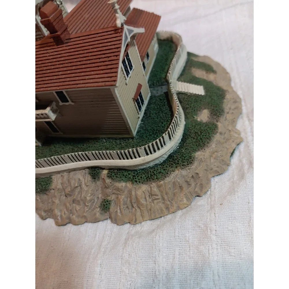 1993 Danbury Mint East Brother Lighthouse Richmond California Retired EUC